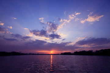 当车熄火后行车记录仪还会记录吗